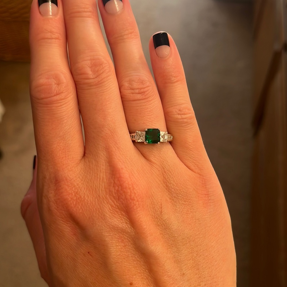 Fragrant jewels ring